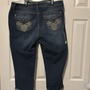 Women’s Nine West capri jeans. NWT
